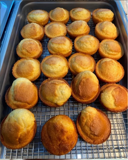 Bowl of étouffée with parsley garnish